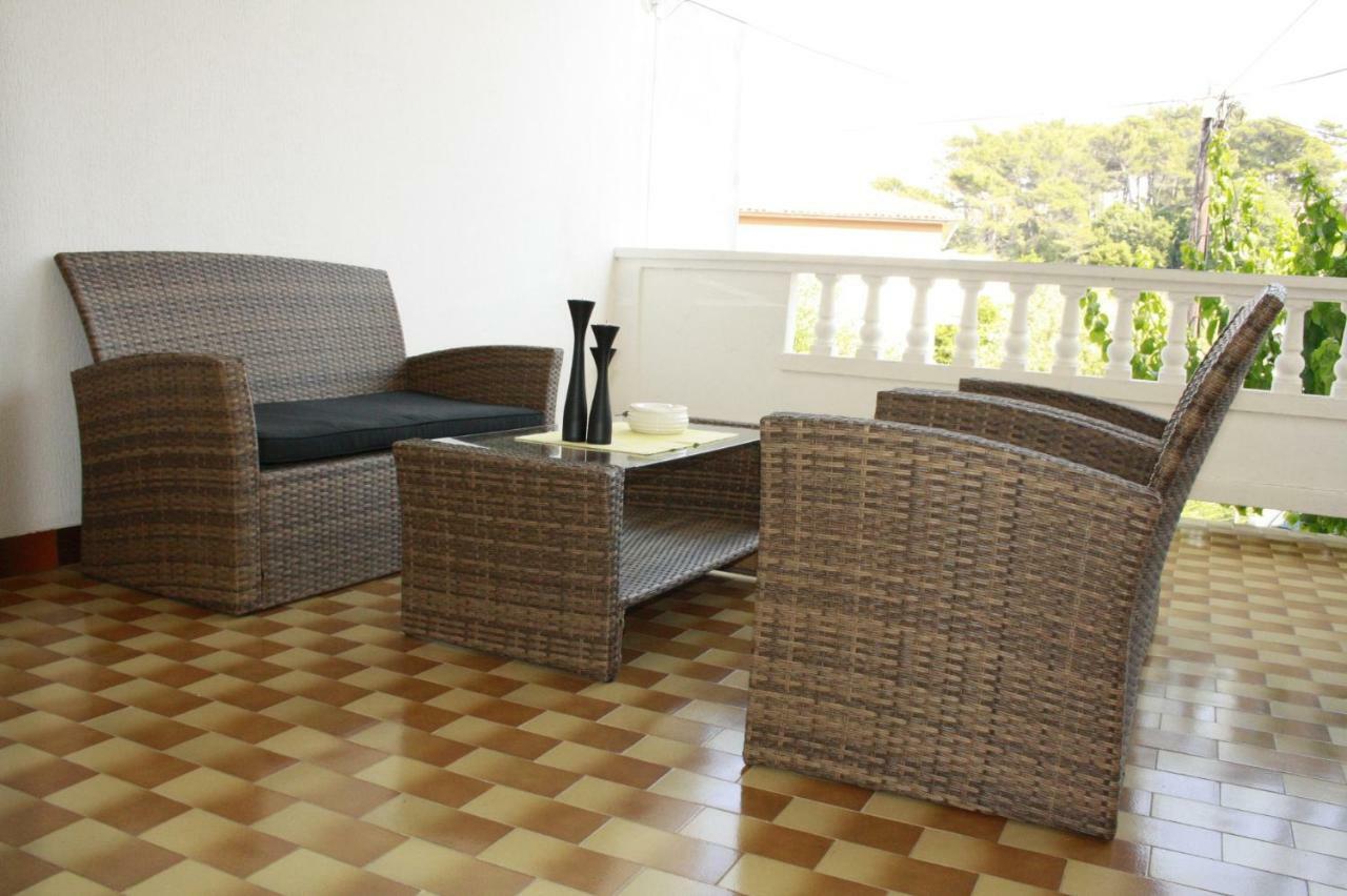 Guesthouse Matušan's place Banjol Extérieur photo