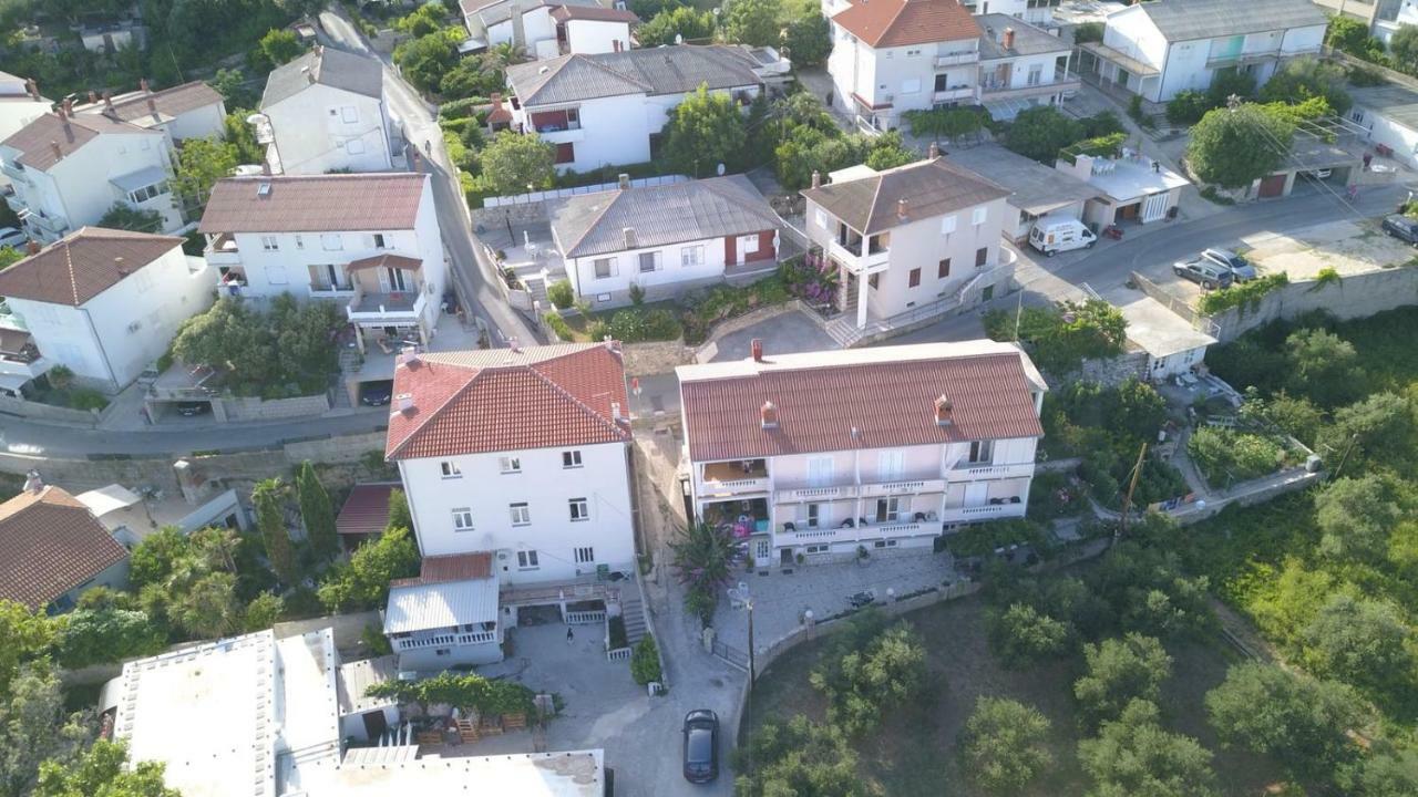 Guesthouse Matušan's place Banjol Extérieur photo