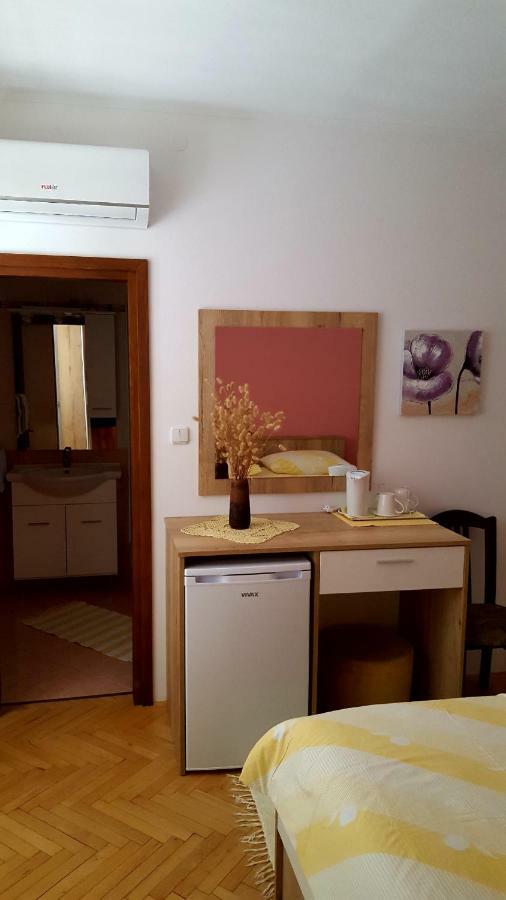 Guesthouse Matušan's place Banjol Extérieur photo
